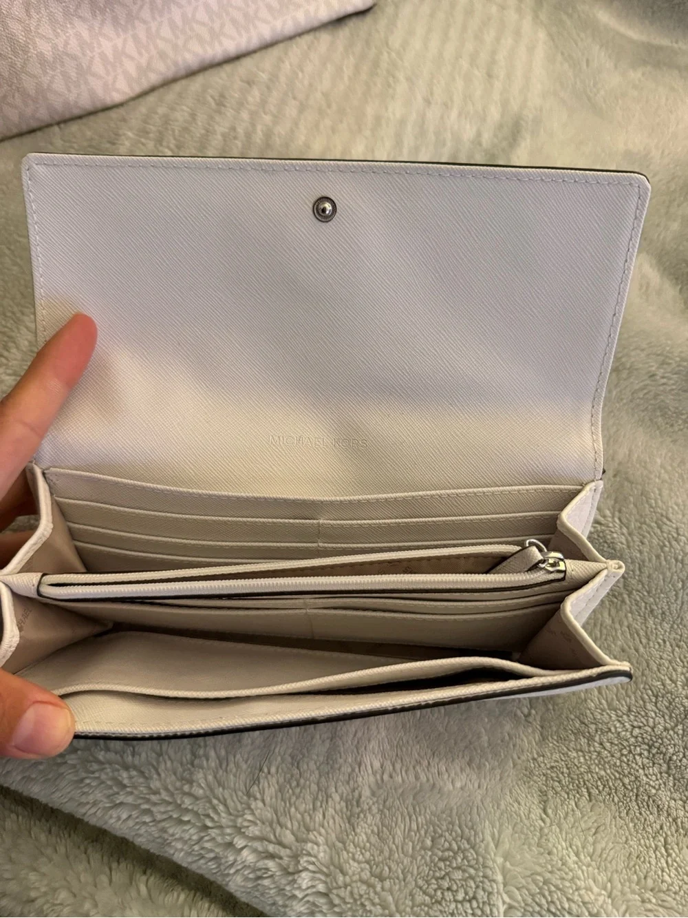 MICHAEL KORS Cream/White Signature Tote with Matching Wallet